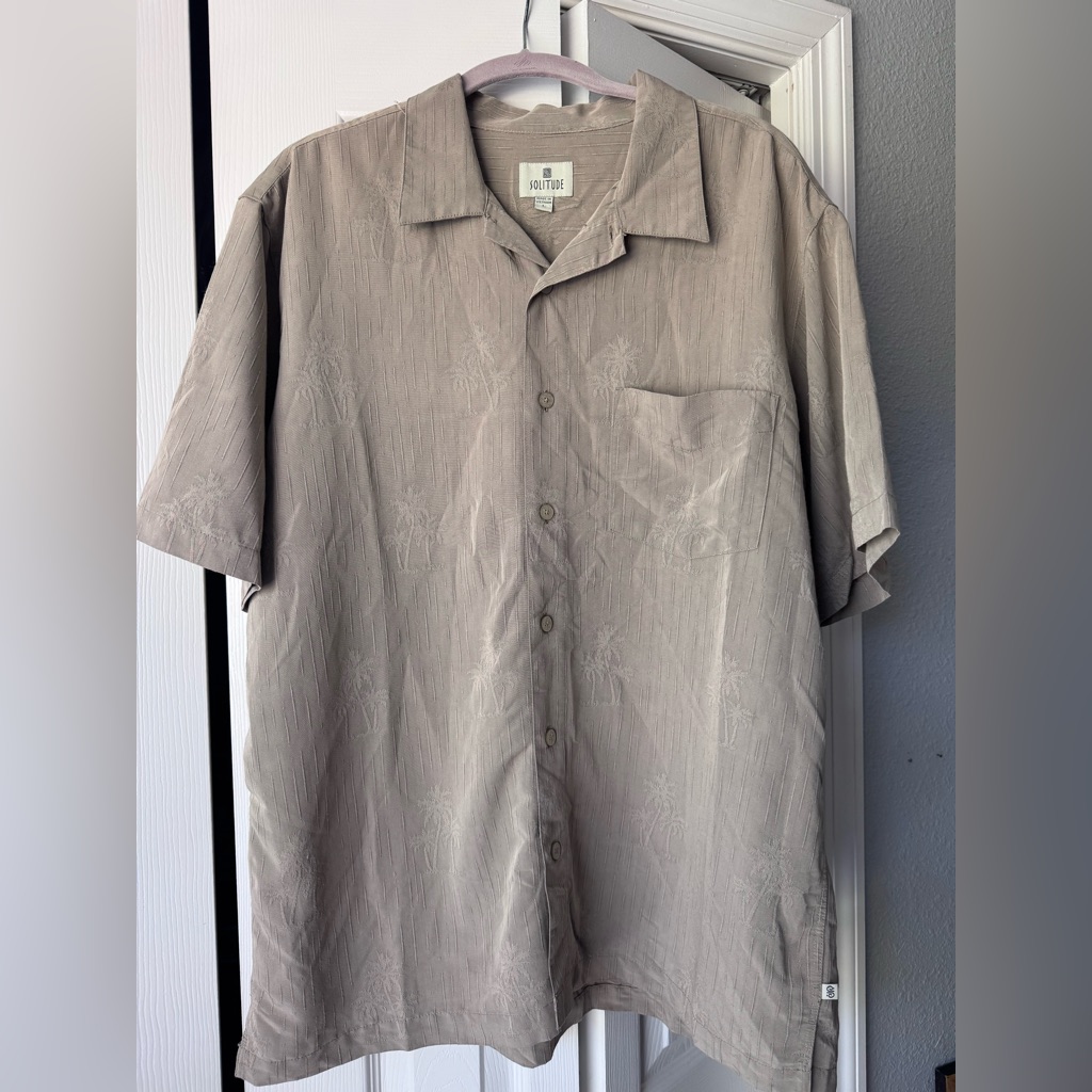 Solitude Men’s Short Sleeve Button Down Hawaiian Shirt With Palm Tree Print